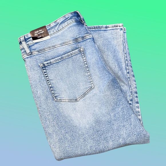 NWT Plus Size Ava & Viv High-Rise Stretch Acid Wash Straight Jeans Size 22W - Picture 3 of 4